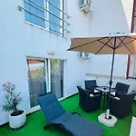 Eforooms - Si Moderne Aproape De Plaja Guest house